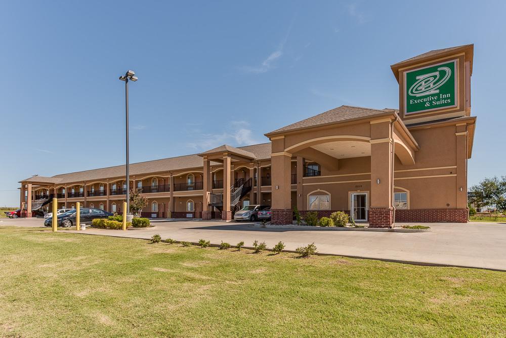 Executive Inn & Suites Cushing Exterior foto